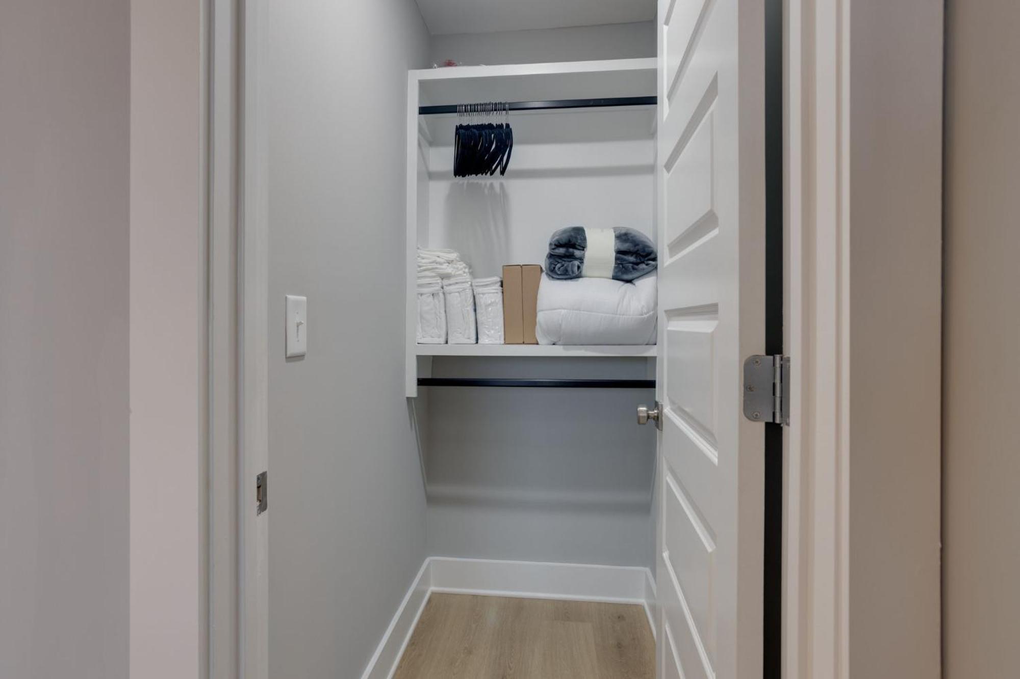 Modern Townhome, 10Min To Downtown! 8Min To Grand Ole Opry! Sleeps 8! Nashville Extérieur photo