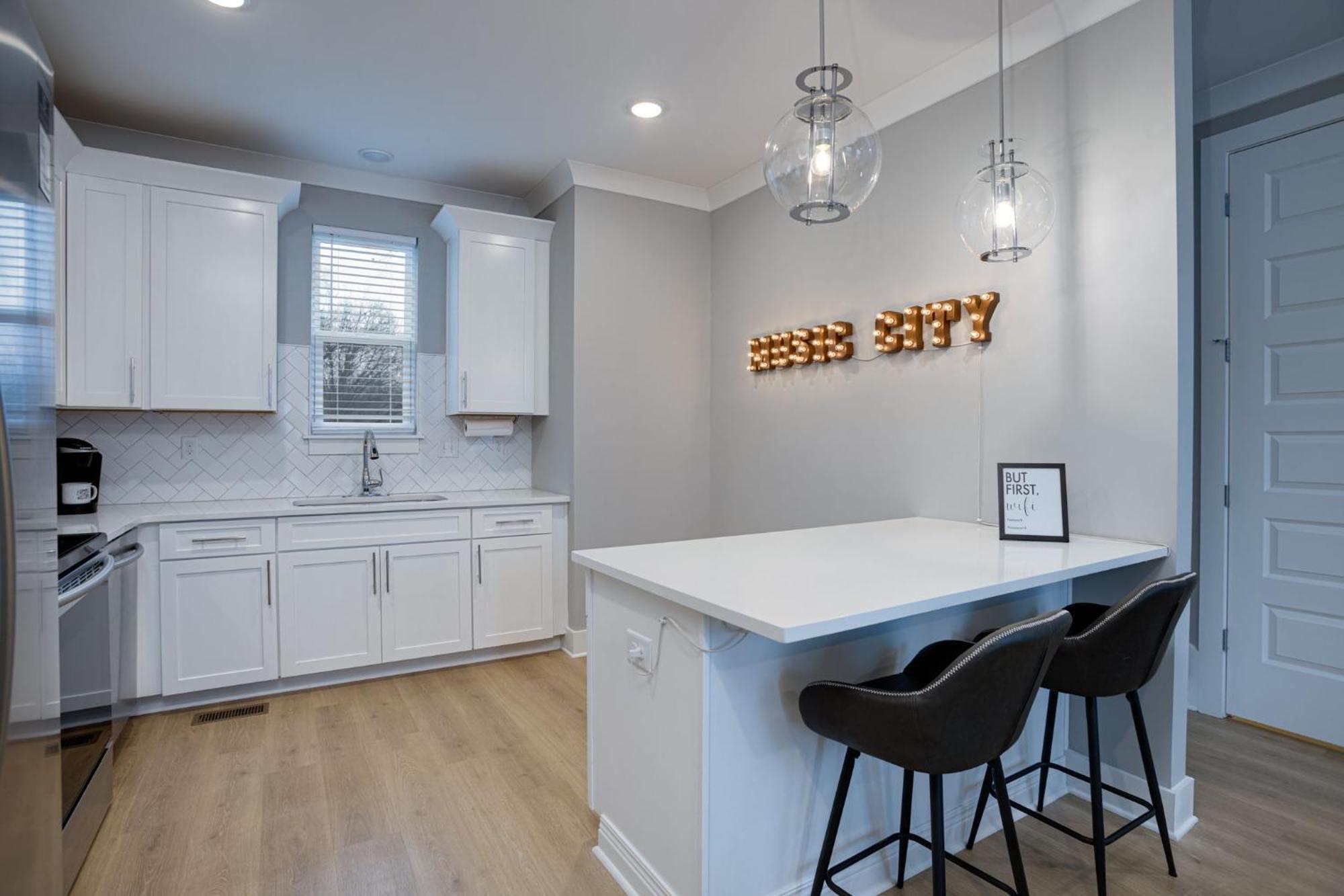 Modern Townhome, 10Min To Downtown! 8Min To Grand Ole Opry! Sleeps 8! Nashville Extérieur photo